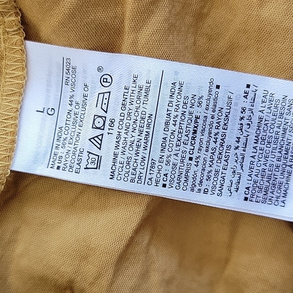 Old Navy Long-Sleeve Tiered Smocked Embroidered Mini Swing Dress / L. - Picture 9 of 10